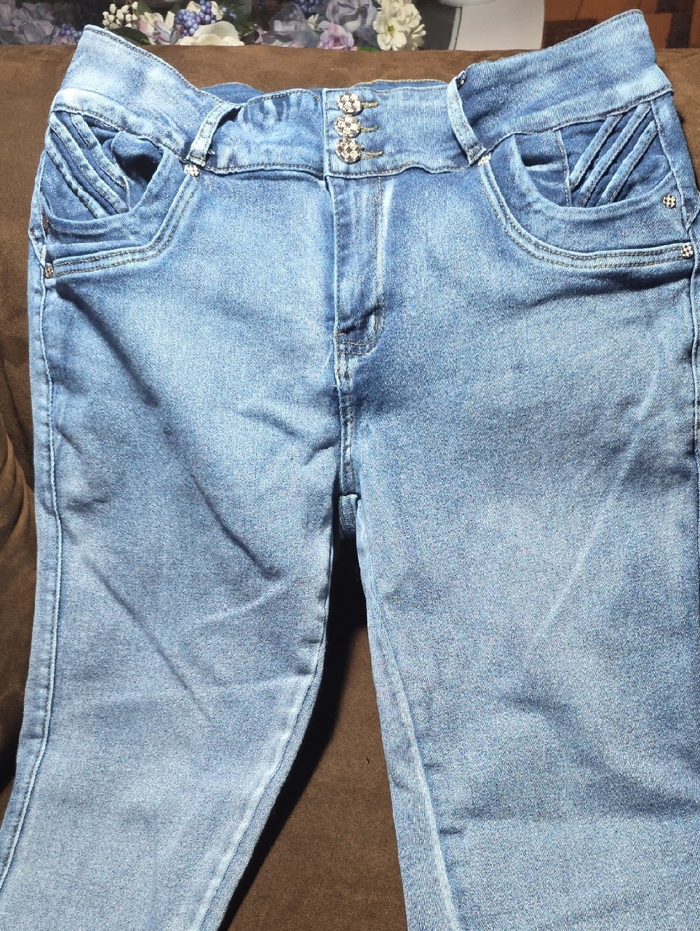 Women’s Light Blue High-Waist Jeans with Decorative Front Pockets